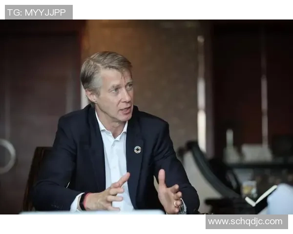 足球明星的心声揭秘：从赛场到生活的独家访谈与感悟分享